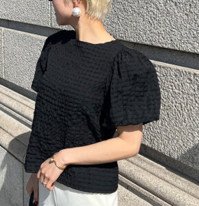 JENNE　パフスリーブ